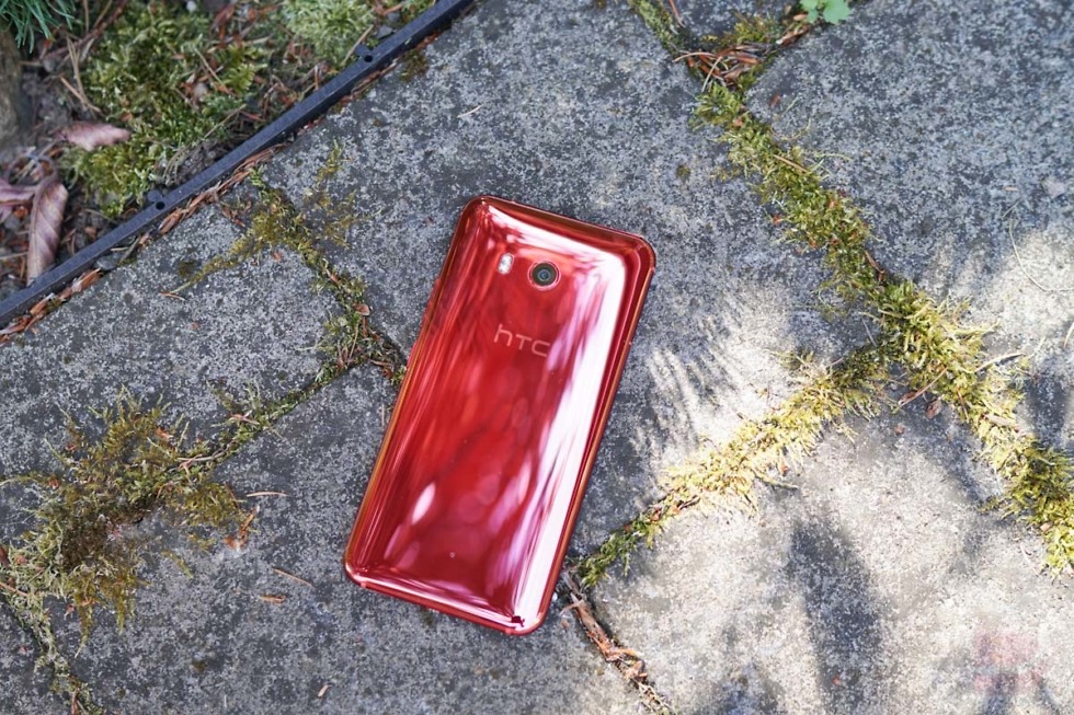 htc u11 solar red pictures