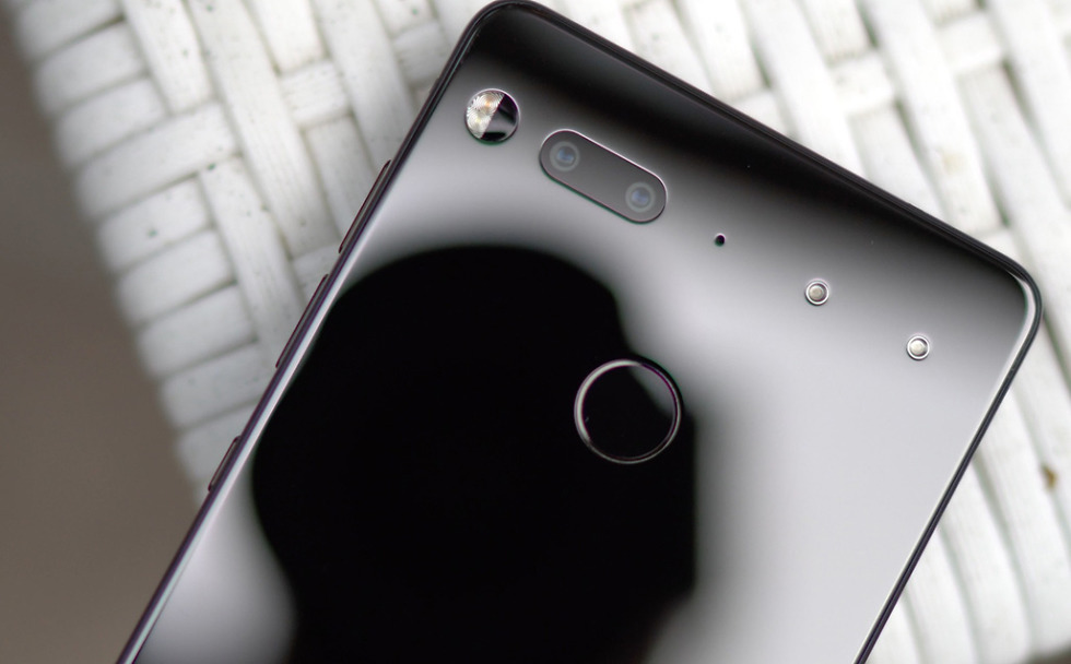 essential phone review