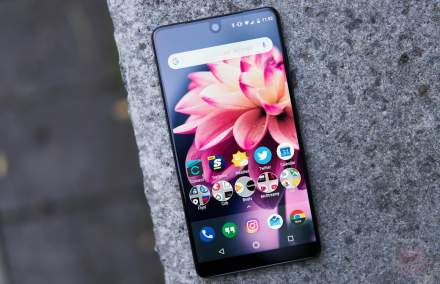 Essential Phone Grabs New Update With January Security Patch, Spectre and Meltdown Fixes