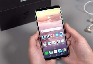 Video: 20+ LG V30 Tips and Tricks!
