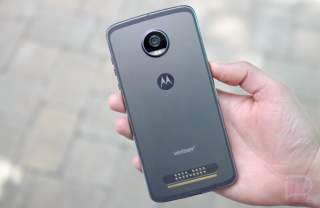 Verizon Pushing Updates to Galaxy S7, S7 Edge, LG G6, V20, Moto Z2 and Z Play