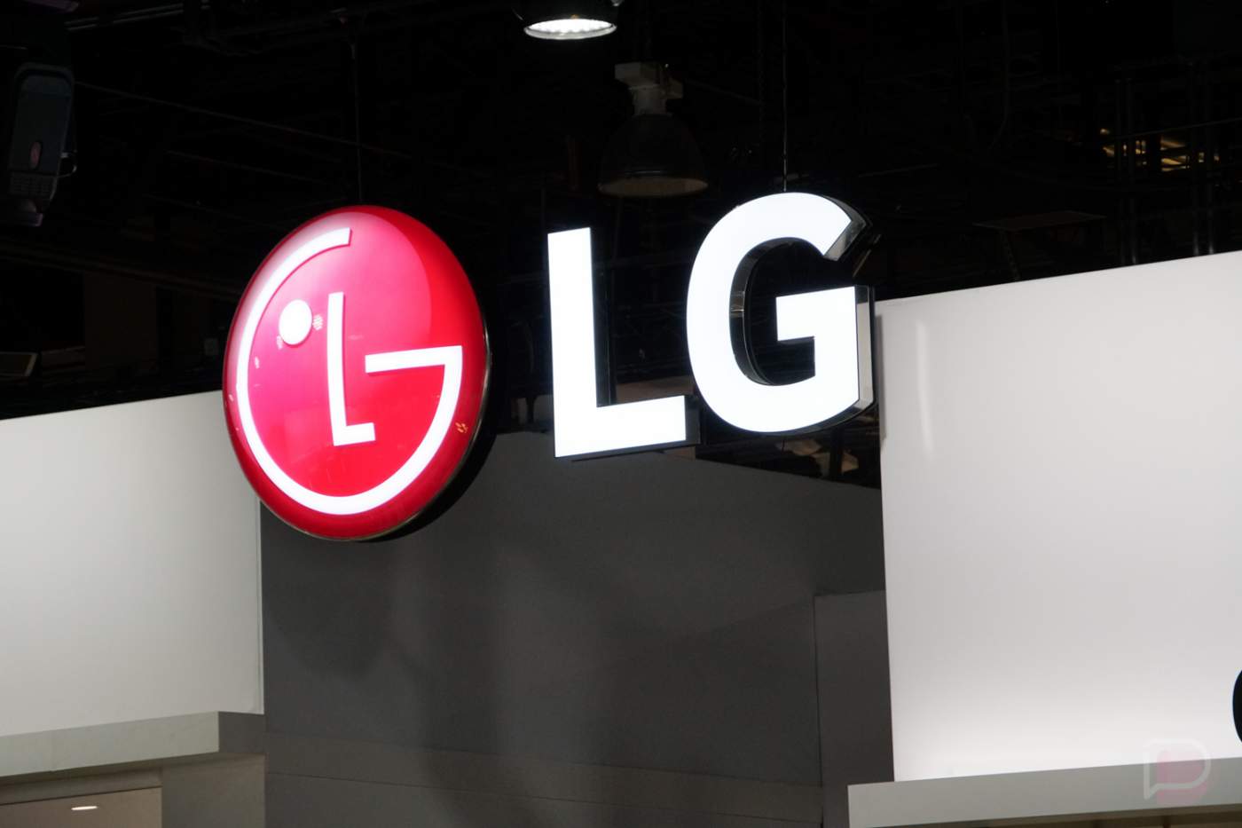 LG G7 Shows Up at MWC With the Most Beautiful iPhone X Notch Ever ????