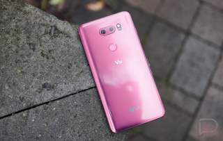 GIVEAWAY: Win 1 of 3 Raspberry Rose LG V30s From Droid Life and LG