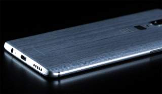 Fresh OnePlus 6 Image Shows a Wood-Grain Back That’s “Designed by OnePlus”