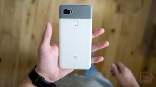 Video: Peel vs. MNML Cases, the Ultra-Thin Case Showdown