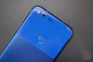 Why Does Everyone Think All-Glass Smartphones are Premium?