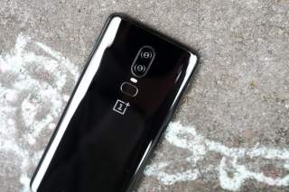 Supposed OnePlus 6T Retail Box Details In-Display Fingerprint Reader