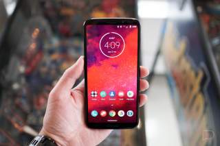 Moto Z3 Unboxing and First Look!