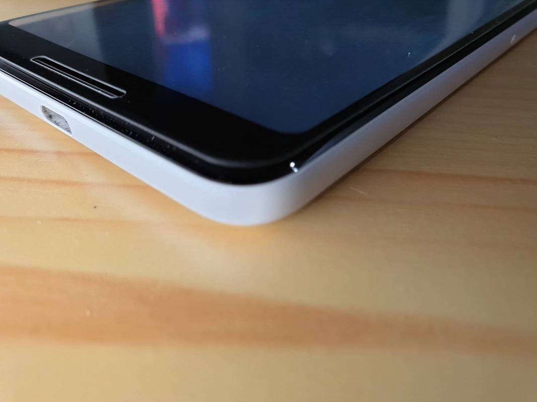 Pixel 3 XL Screen Protector Next to Pixel 2 XL Helps Visualize What to