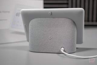 Google Assistant Smart Displays Now With Less “Hey, Google!” Screaming