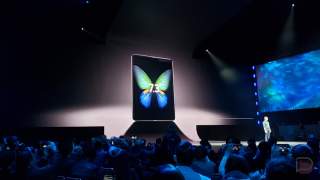 Here’s the $2,000 AT&T Samsung Galaxy Fold Being Fondled