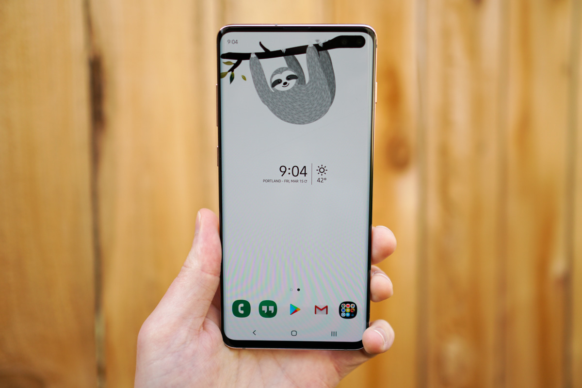 You Need These Wallpapers That Embrace Your Galaxy S10 Display Cutout You Need These Wallpapers That Embrace Your Galaxy S10 Display Cutout