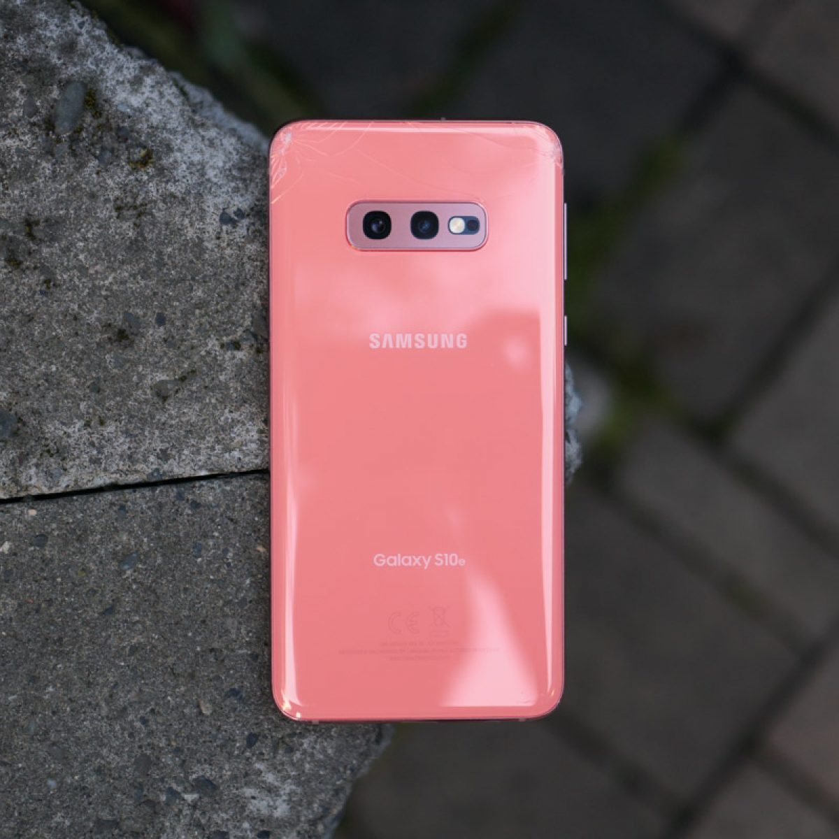 Samsung Galaxy S10e Review: Yo! This is the Phone.