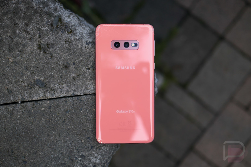 Samsung Galaxy S10e Review: Yo! This is the Phone.