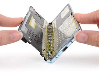 Galaxy Fold Gets a Teardown, an Accident Waiting to Happen