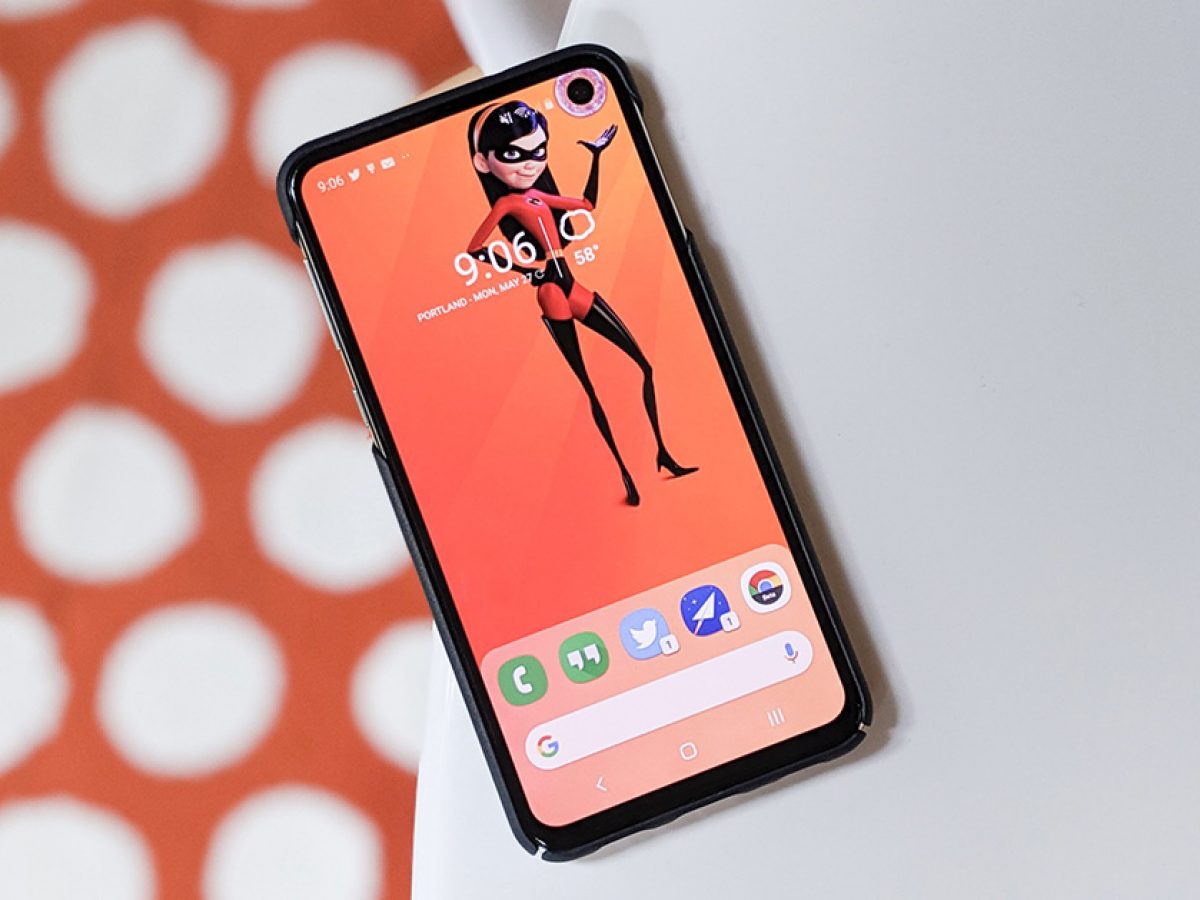 Samsung Loves Its Hole Punches, Shares Free Disney/Pixar Wallpapers for Galaxy  S10