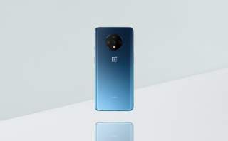 CEO Shares Photos of OnePlus 7T Backside, Hypes 4th-Gen Matte Frosted Glass