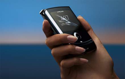 Motorola Announces Foldable Razr, Priced at $1500 and Exclusive to Verizon
