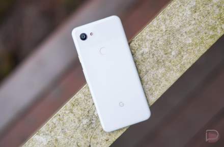 Pixel 3a XL Randomly Returns for $299 in Cyber Monday Deal ($180 Off)