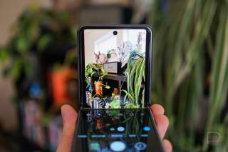 Galaxy Z Flip Update Brings Quick Way to Access Camera’s Flex Mode