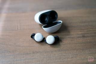 Pixel Buds Get Another Update to Fix Yet Another Bad Bug