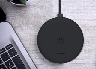 DEAL: $12 Off Motorola’s New 15W Wireless Charger, 27W TurboPower Bundle