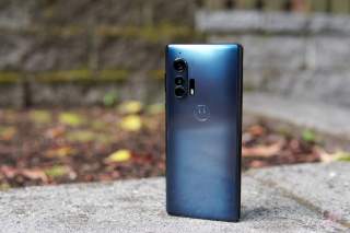 Verizon Motorola Edge+ Gets Android 11 Update and Jesus, Look at the Date (Updated)