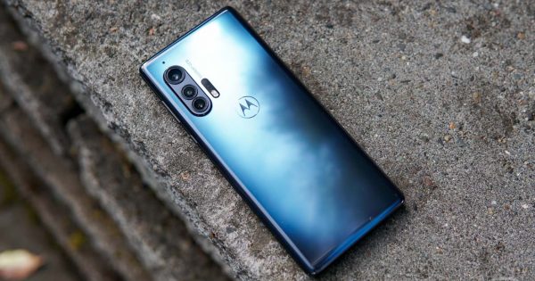Motorola Edge+ Gets December Update Before Pixel 6 - Vimarsana News