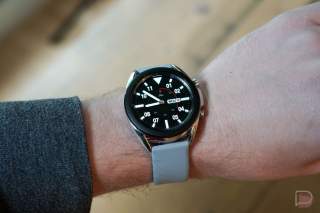 Samsung’s Tizen-Powered Watches Get New Features and Watch Faces in Update