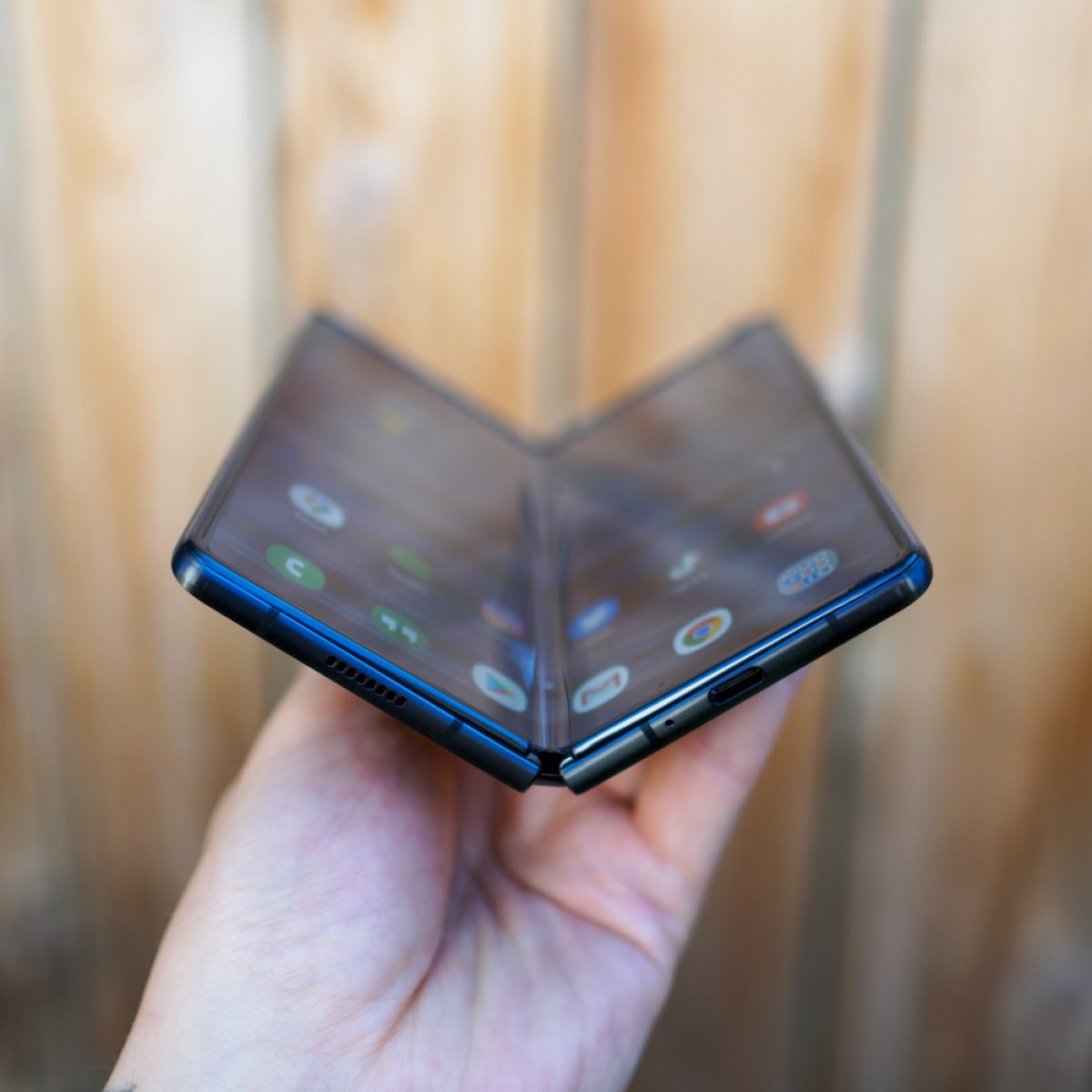 Galaxy Fold 2 Review: Couch Lovers, This is Your Phone!