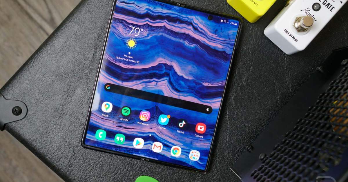 Galaxy Fold 2 Review: Couch Lovers, This is Your Phone!