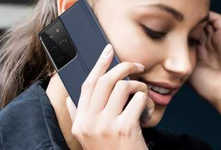 These Supposed Galaxy S21 Cases Look So Dumb