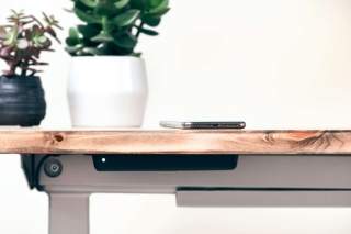 Freakin’ Sweet Kew Labs Attachable Wireless Charger is $84 Today (20% Off)