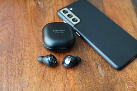 No One Can Figure Out How to Wear Samsung’s Galaxy Buds Pro