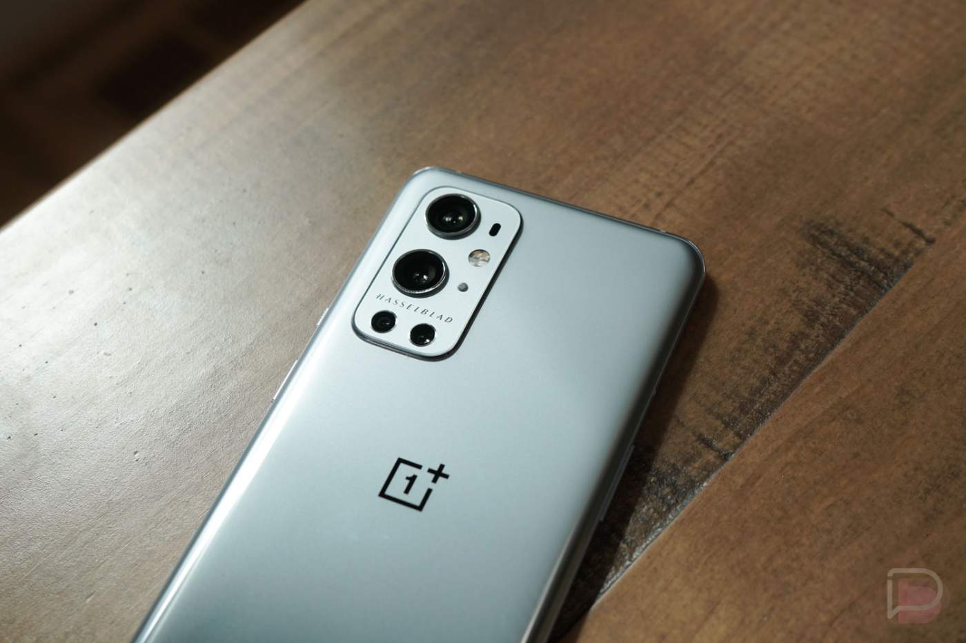 OnePlus Shows Two Phones Standing Next to Each in Teaser to Get You Talking About Them (Updated)