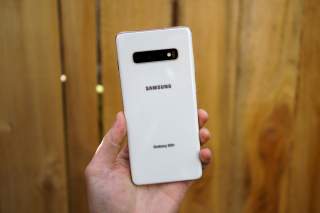 Verizon Galaxy S10 Lineup Receives April Security Patch, New Camera Features (Update: Moto Phones, Too)