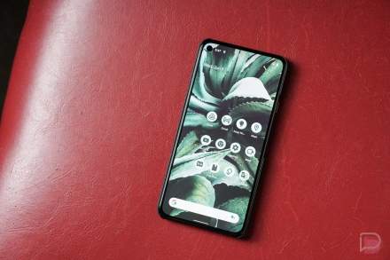 Android 12’s Wallpaper Theming Will Get Hotter When It Adds Icons, Apps