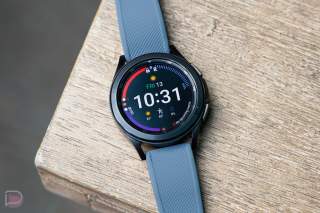 Galaxy Watch 4 is $50 Off, But You Get a Free Duo Charger With It