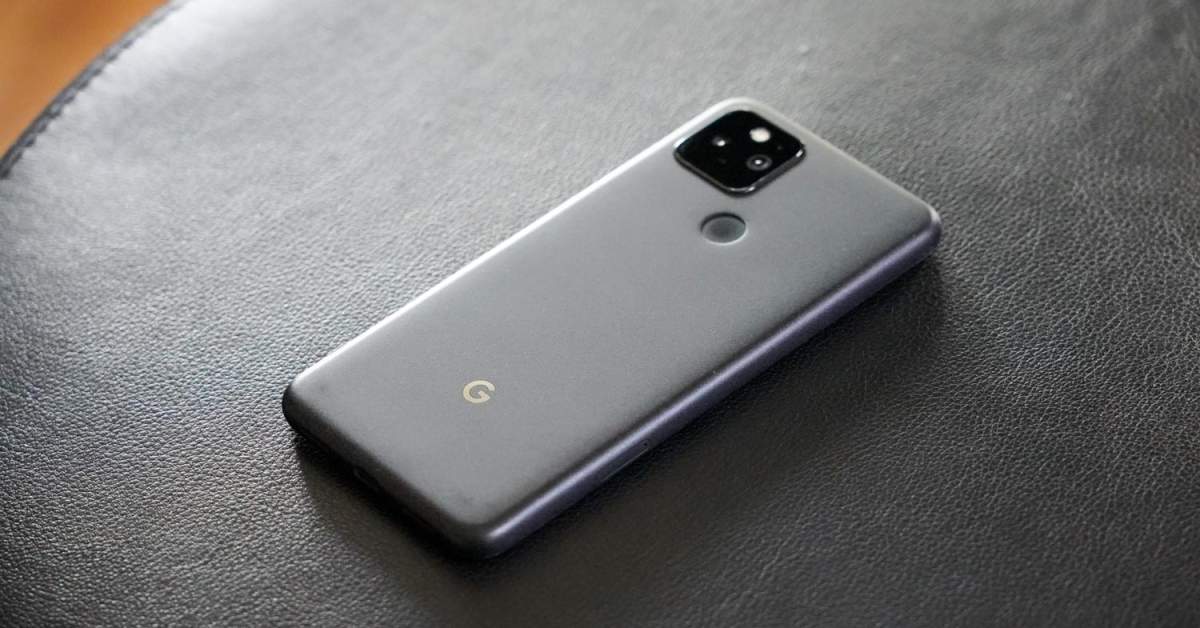 How the Pixel 5 Compares to the Pixel 6 in Size