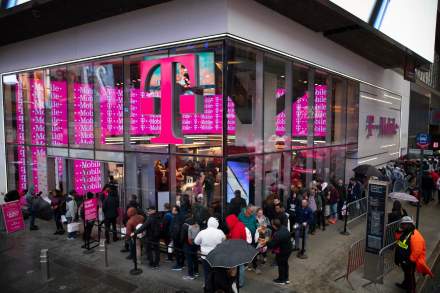 Select T-Mobile Locations Get In-Store Repairs Starting November 1