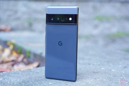 Google Fixed a Whole Bunch of Android 12 Bugs on Pixel Phones Today