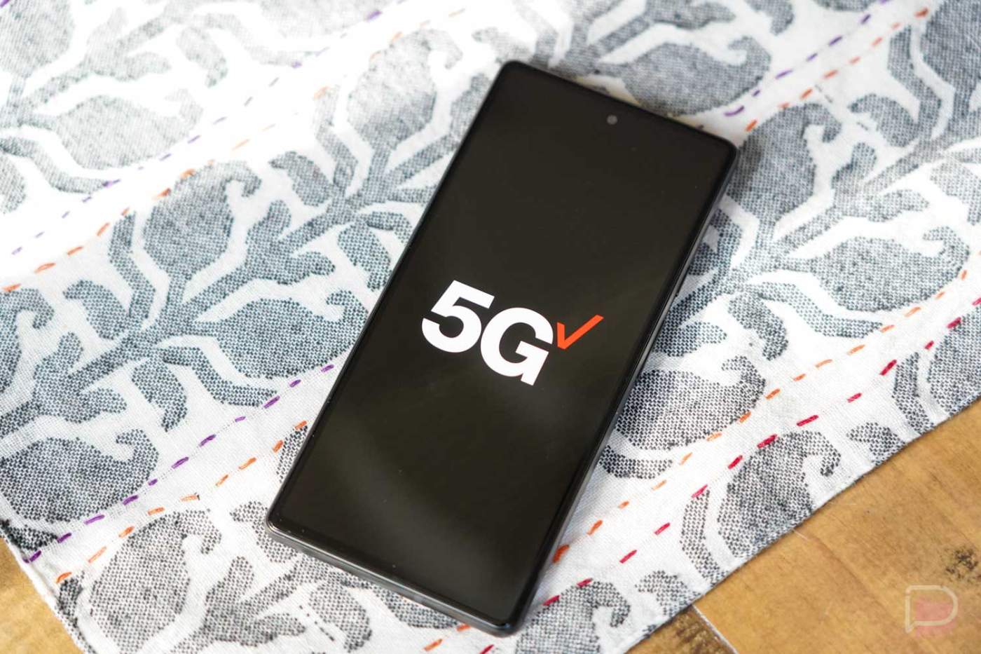 Verizon and AT&T Still Plan 5G Launch Tomorrow, Just Not Around Airports