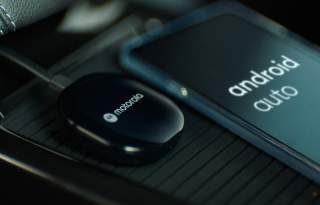 Moto-Branded $89 Dongle Outfits Your Car With Wireless Android Auto