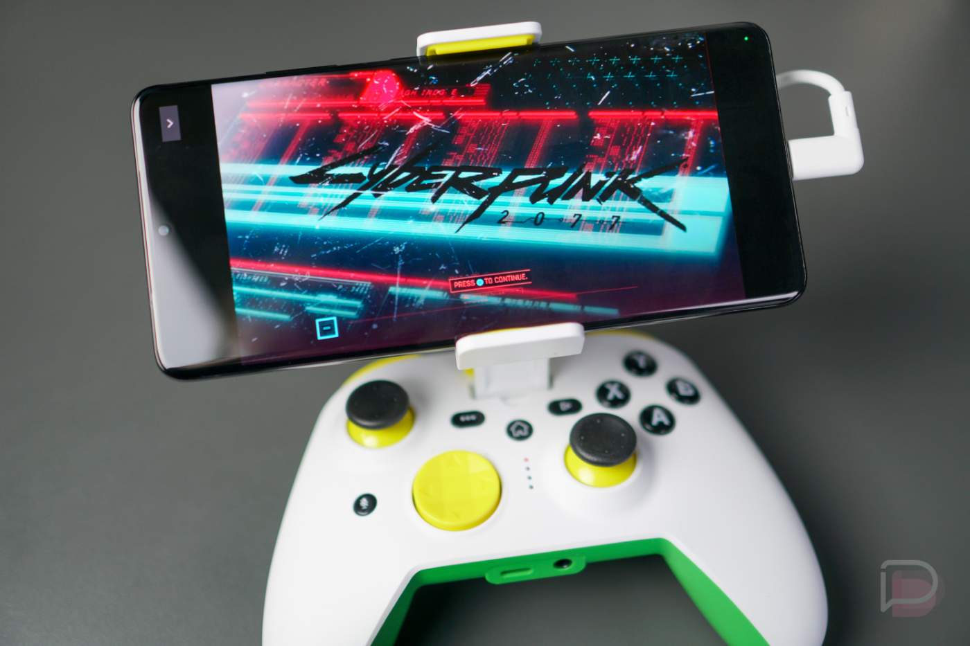 RiotPWR’s ESL Controller Makes Mobile Gaming Easy and Fun