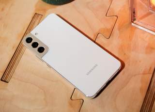 GIVEAWAY: Win a Galaxy S22, 3 Cases From Droid Life and Speck!