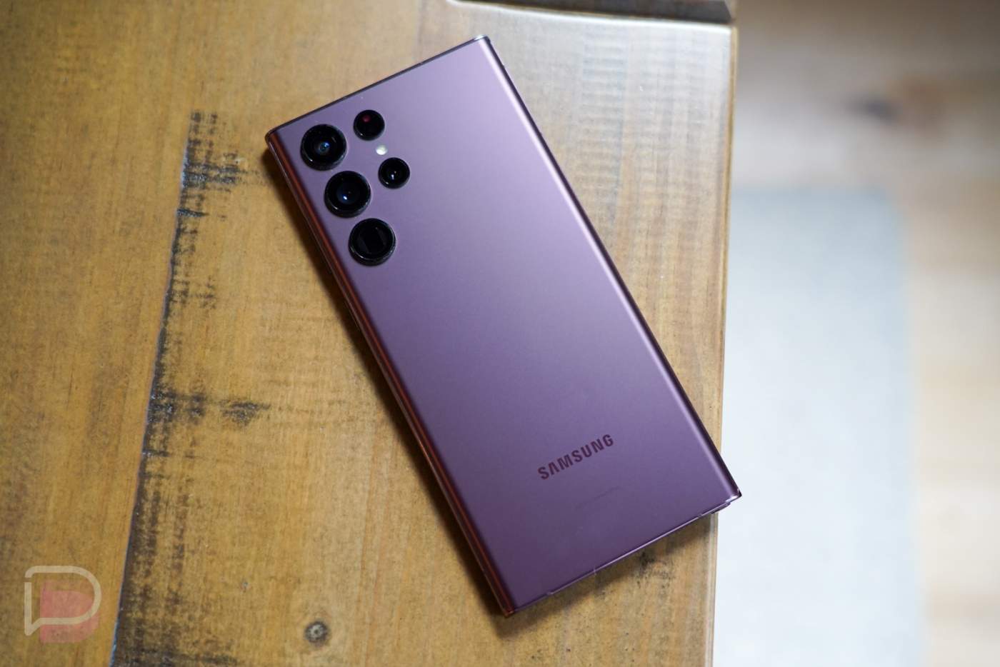 Samsung is Still Giving Up to $900 Off the Galaxy S22 Ultra