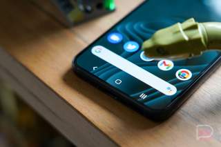 Friday Poll: Using Gestures or Kicking It Old School With Buttons Still?