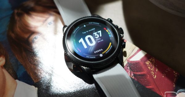 ساخت ساعت‌های Wear OS توسط فسیل انجام شده است