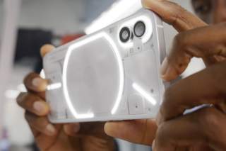 Here’s the Nothing Phone (1) and Its Fun Backside Lights in Action