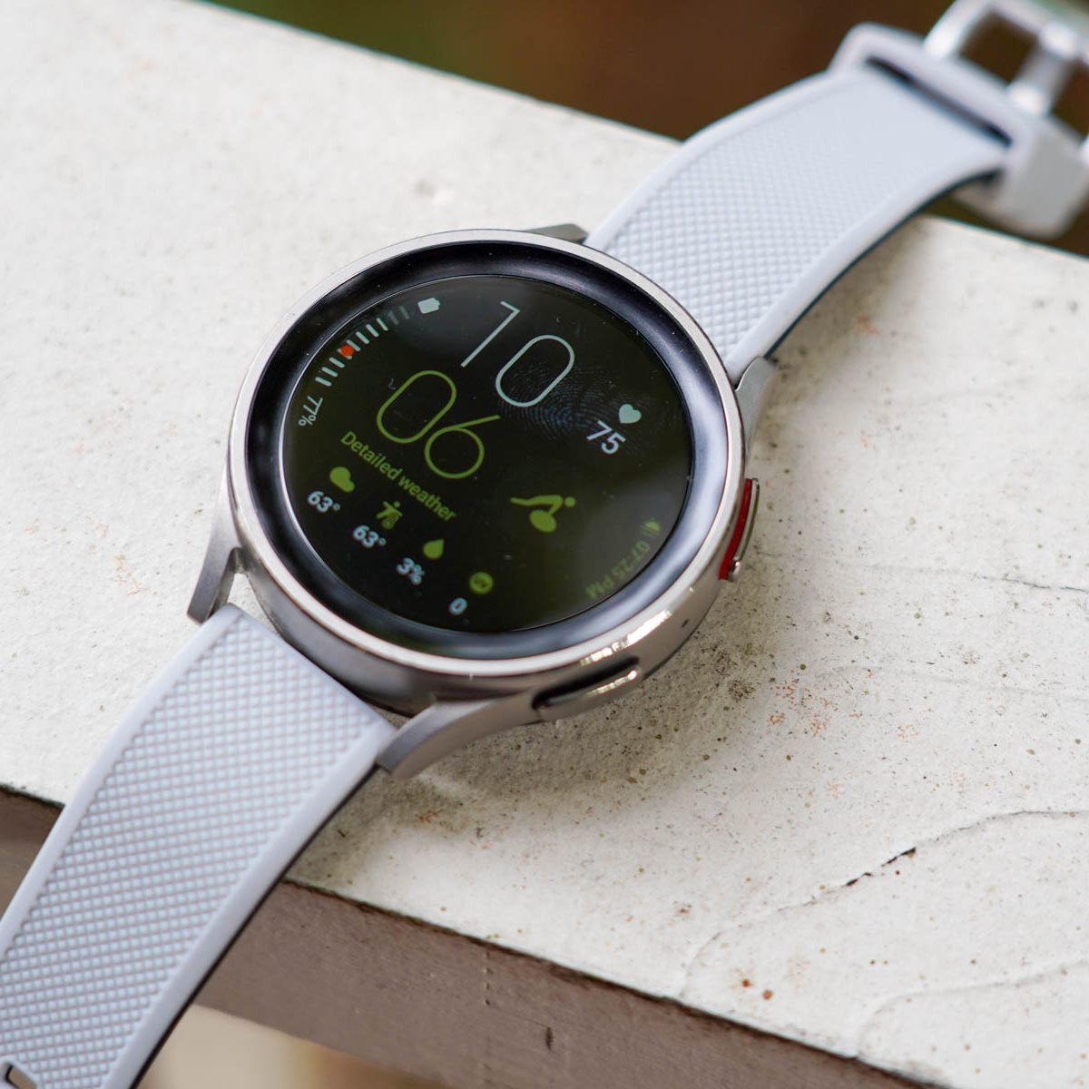 Galaxy Watch 5 and Watch 4 can now livestream Nest cameras footage—Here's  how